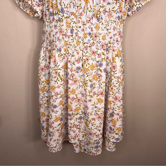 Juniors XL City Triangles White Purple Yellow Floral Romper Lightweight Stretch - Picture 12 of 15